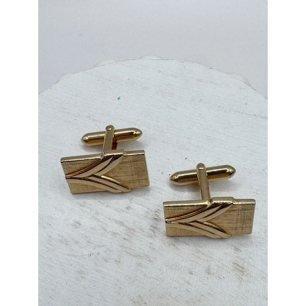 Vintage Swank Gold Tone Cufflinks Chevron Arrow Geometric Rectangle Design